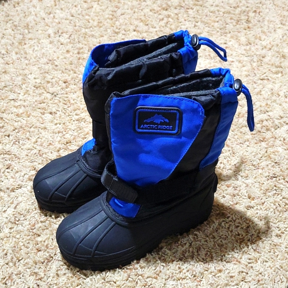 Snow boots